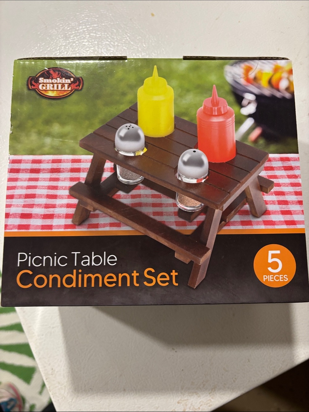 Picnic table condiment set